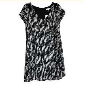 NWT OOTD cold shoulder dress in Black/ivory